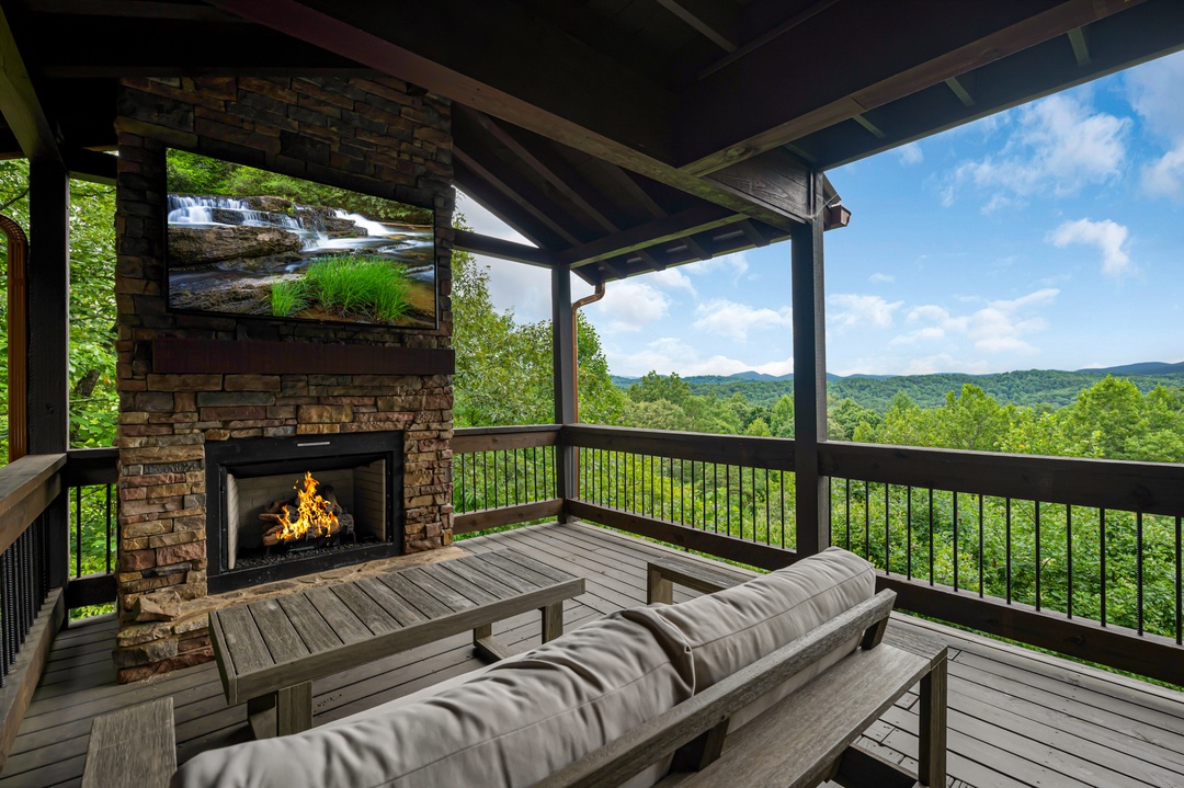 Large family lodge in the North Georgia Blue Ridge mountains