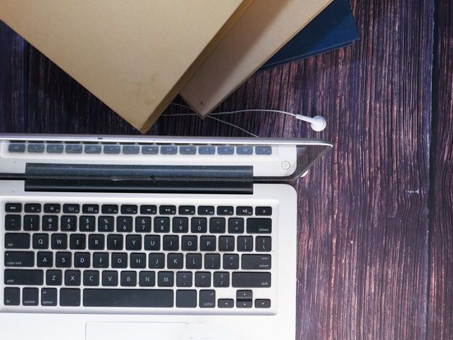 Using social media to find alumni