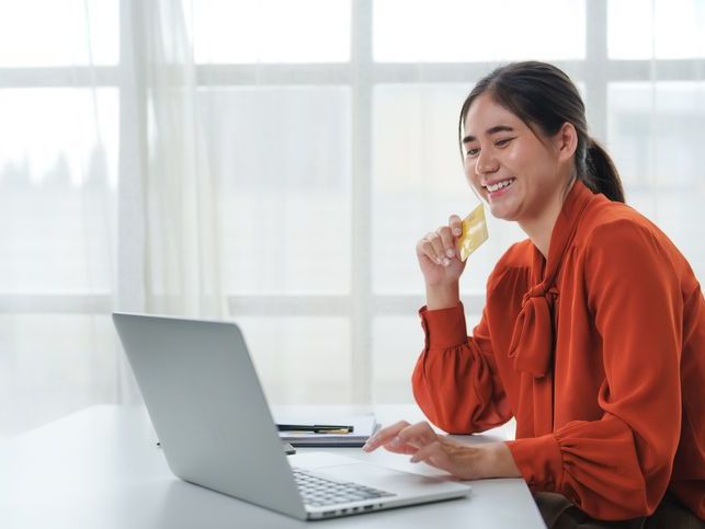 Using easy reunion planning software